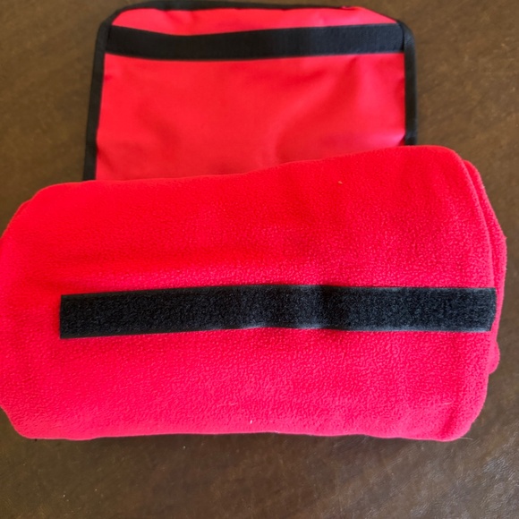 Disney Spectacle of DANCING lights - 2015 - lap robe - Red - Picture 3 of 3